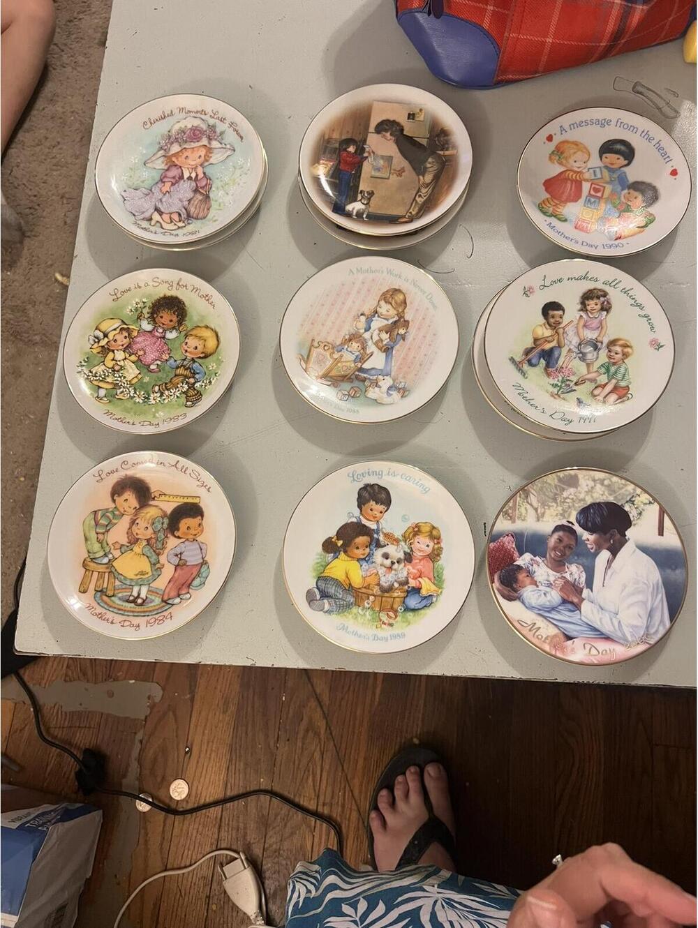 Avon Mother's Day Collectible Plates Set